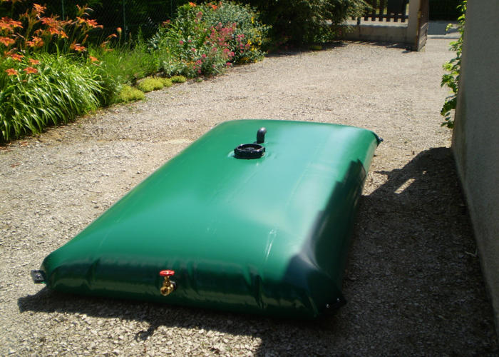 Den passenden Regenwasserspeicher für den Garten auswählen und aufstellen